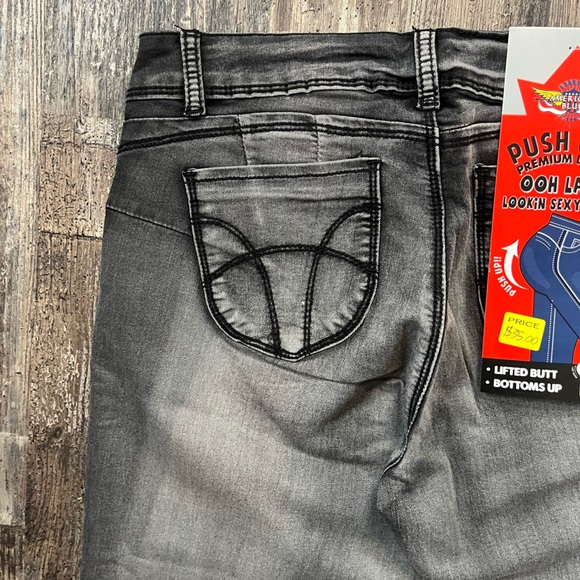 American Blue Jeans Women’s Better Butt Grey Wash Skinny Leg NWT Various Sizes - Picture 12 of 12